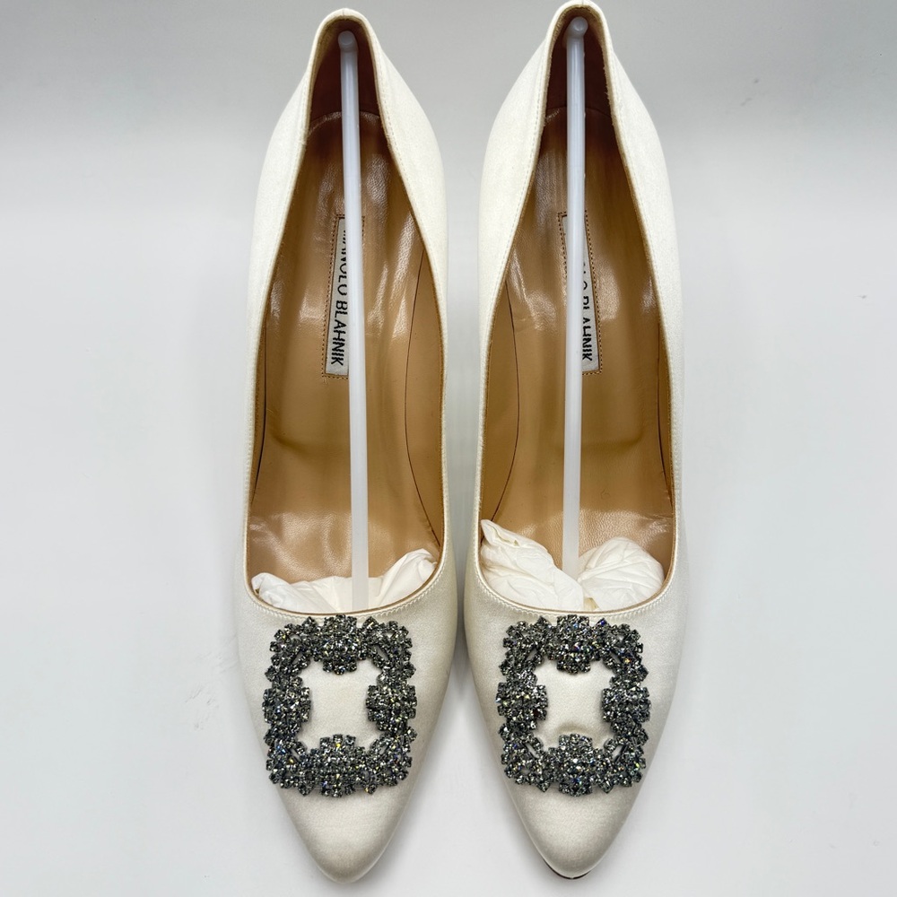 NEW Manolo Blahnik Ivory Satin Hangisi 105 mm Embellished Pump Heels
